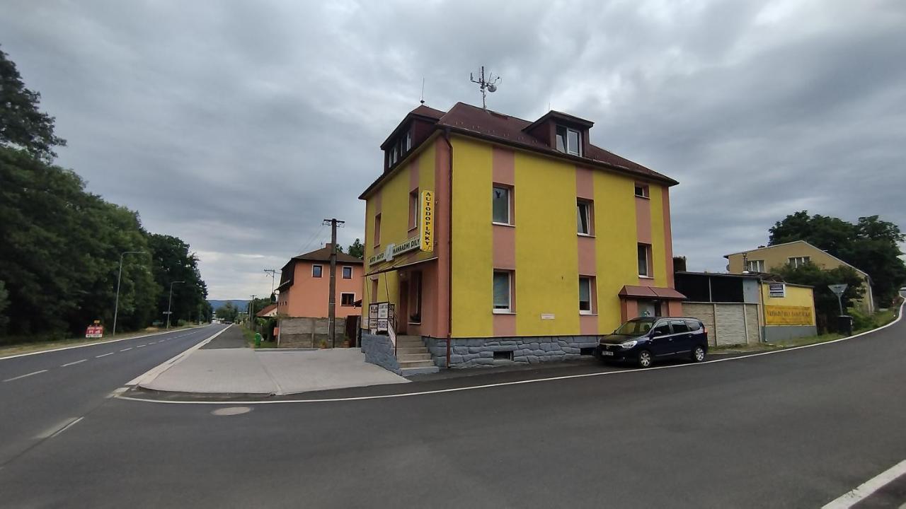 Apartman Amsel Ostrov  Eksteriør bilde